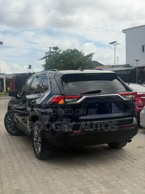 Toyota RAV4 2019 Blue