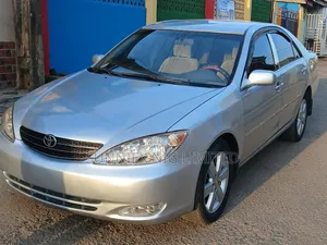 Toyota Camry 2004 Silver