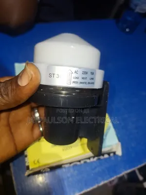 Dusk-to-Dawn Light Sensor