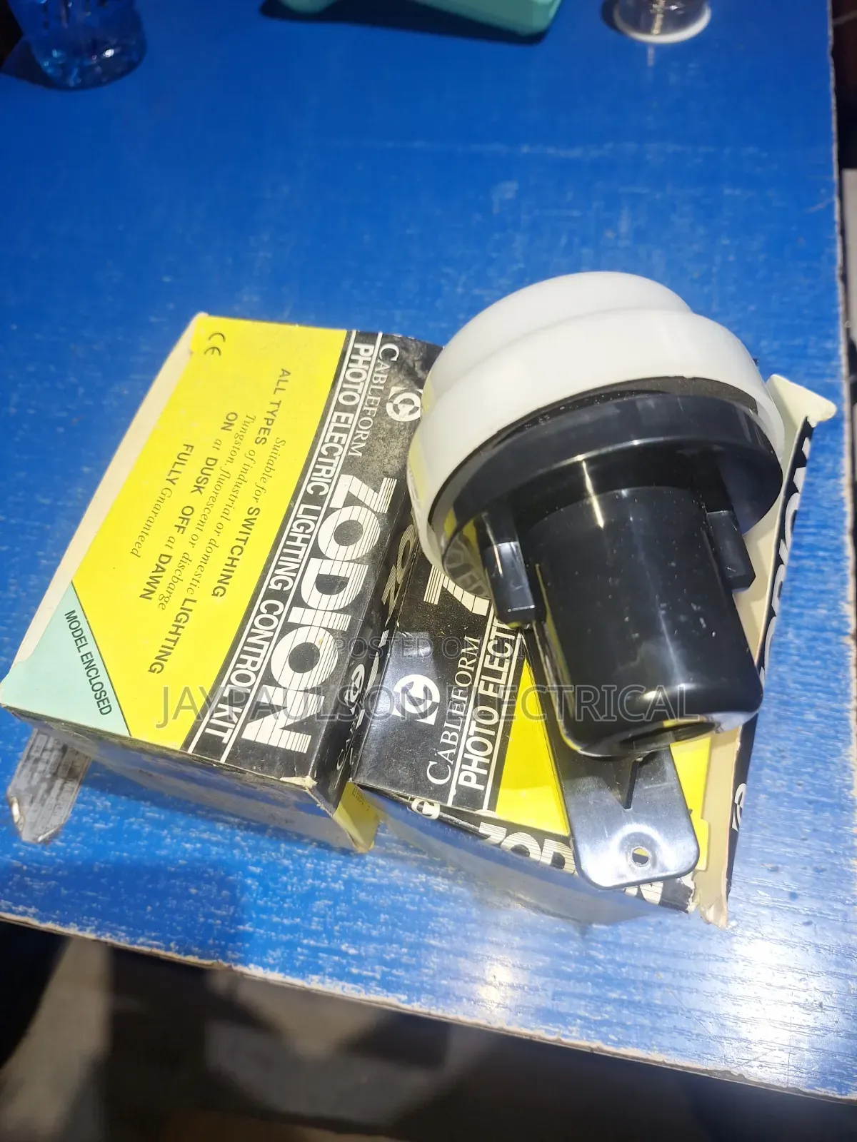 Dusk-to-Dawn Light Sensor