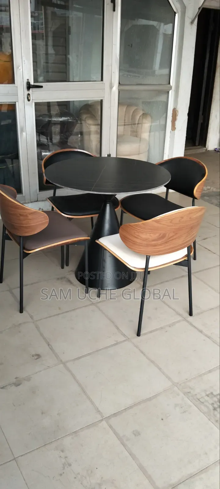 Dining Table and Chairs/Restaurant