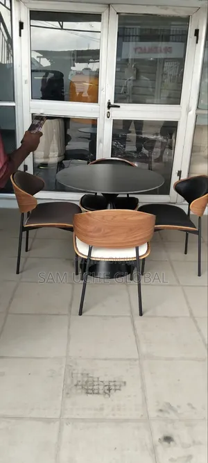Dining Table and Chairs/Restaurant