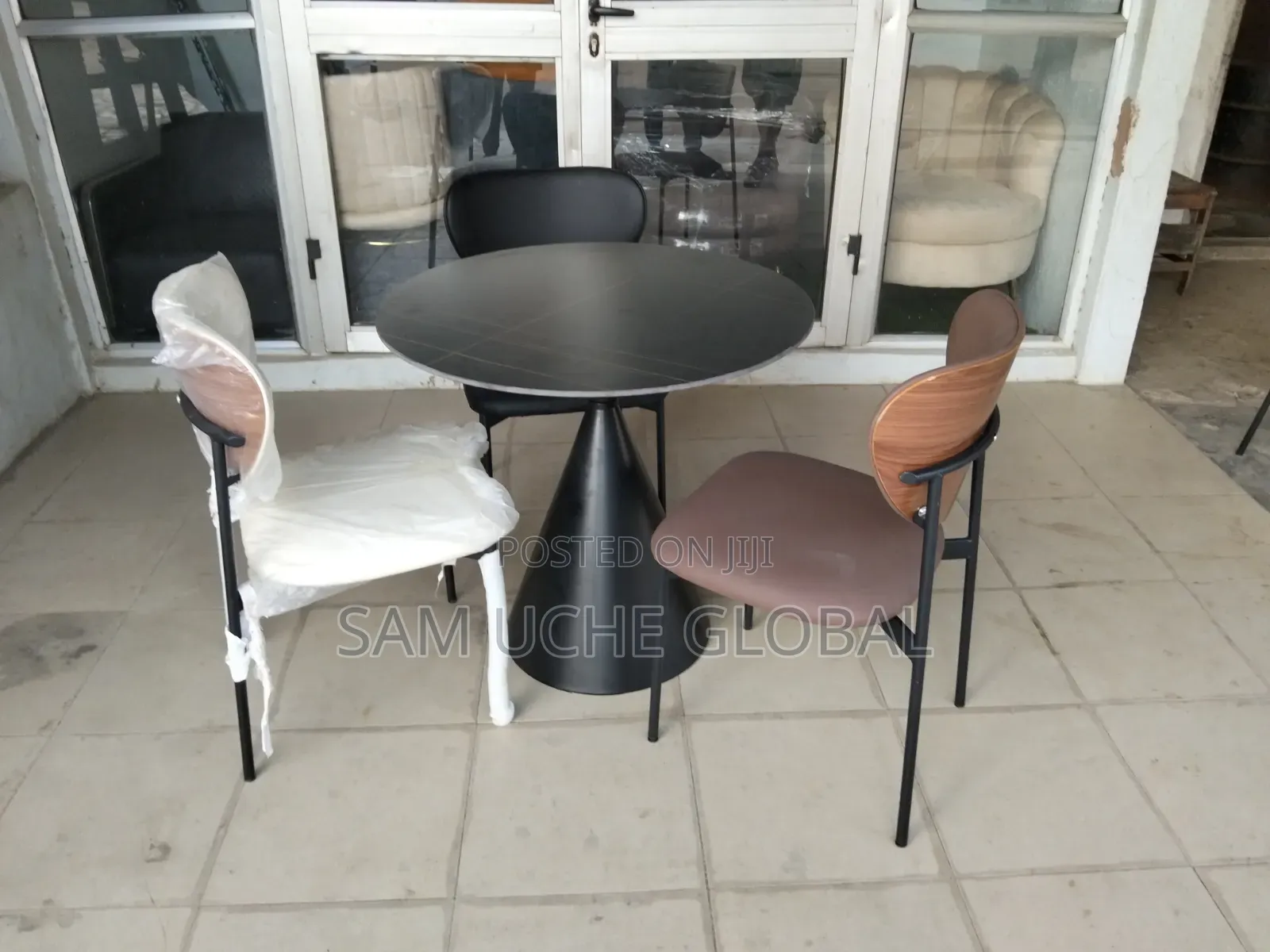 Dining Table and Chairs/Restaurant