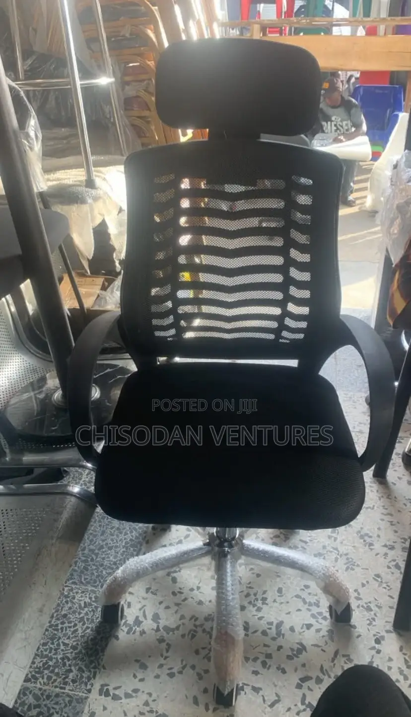 Victory Chair With Headrest