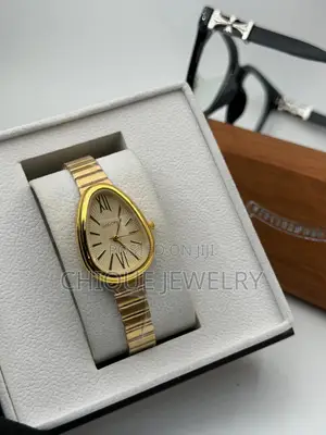 Gold Gogoey Female Watch