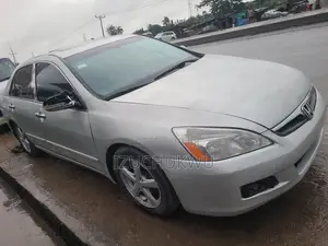 Honda Accord 2005 Silver