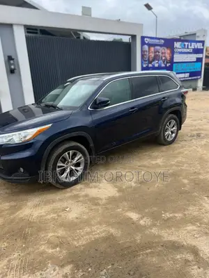 Toyota Highlander 2015 Blue