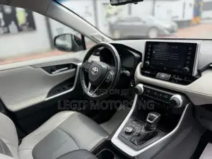 Toyota RAV4 Limited AWD 2019 Red