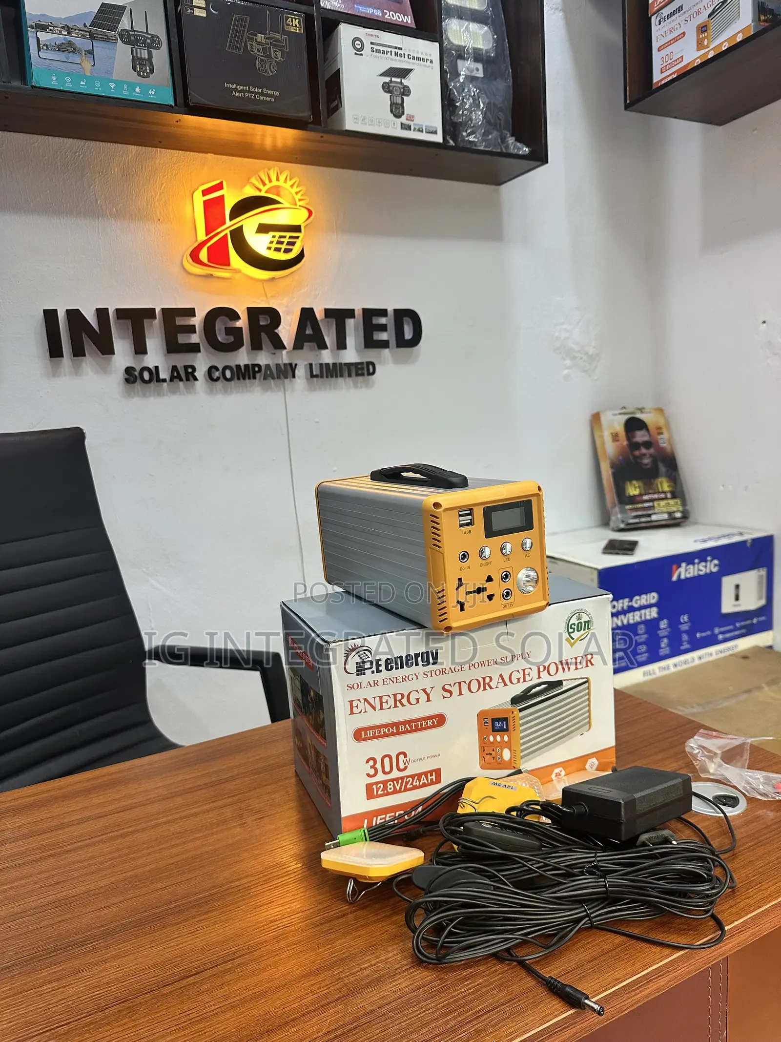 300w Solar Generator With 24Ah Lithium Battery