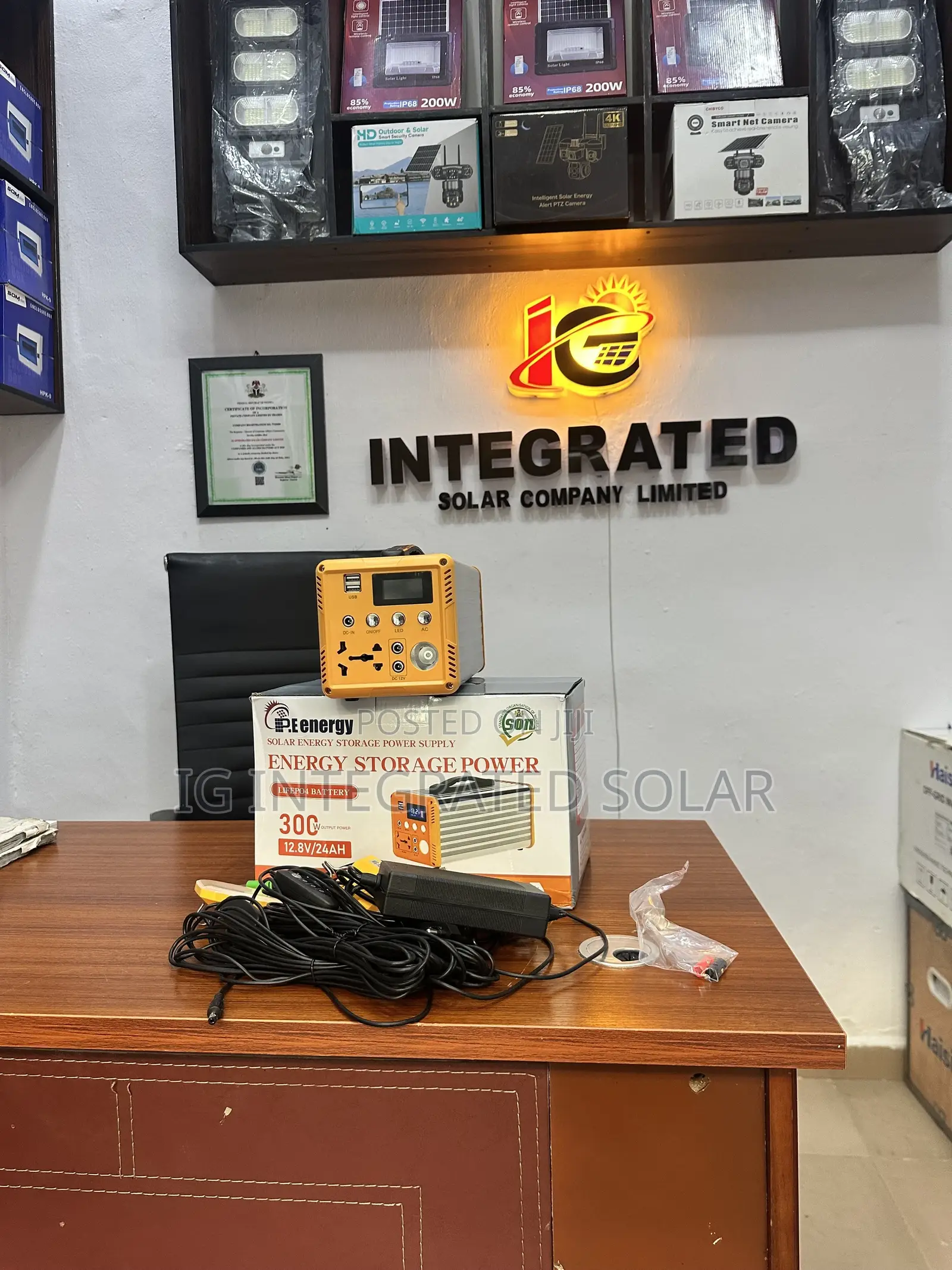 300w Solar Generator With 24Ah Lithium Battery