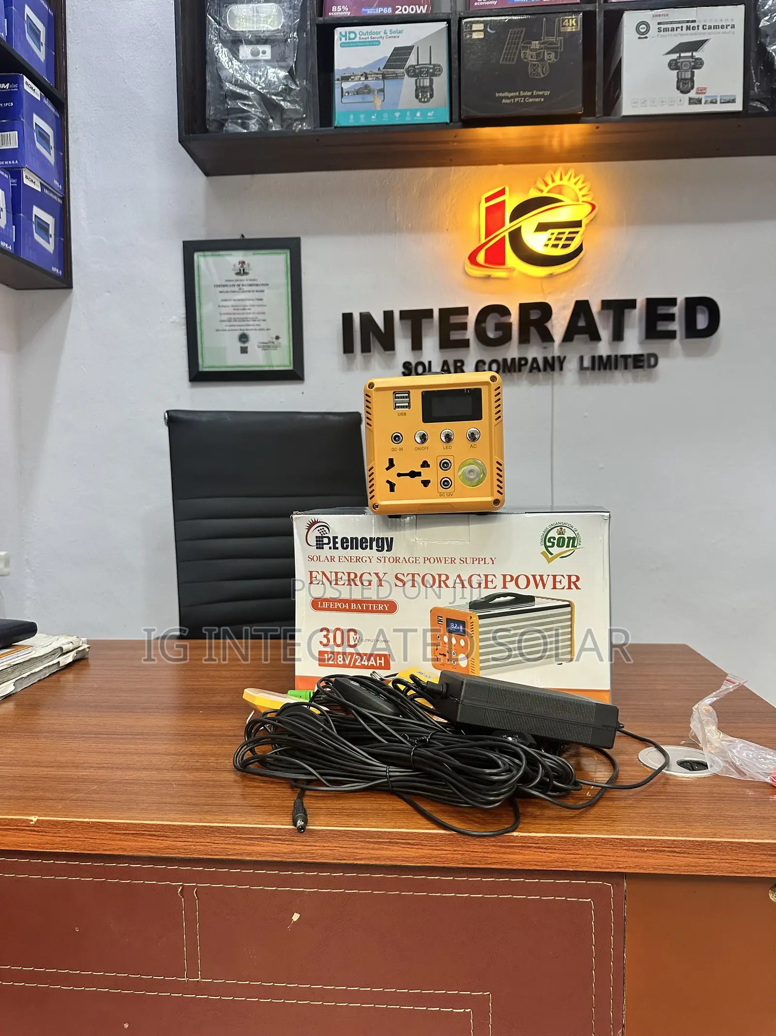 300w Solar Generator With 24Ah Lithium Battery