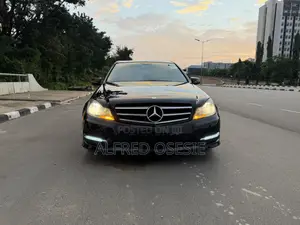 Mercedes-Benz C300 Luxury 4Matic Sedan AWD (3.5L 6cyl 7A) 2013 Black