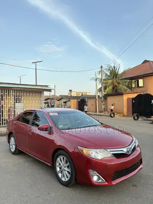 Toyota Camry XLE V6 4dr Sedan (3.5L 6cyl 6A) 2013 Red