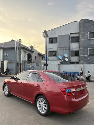 Toyota Camry XLE V6 4dr Sedan (3.5L 6cyl 6A) 2013 Red