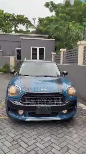 Mini Cooper 2018 Blue