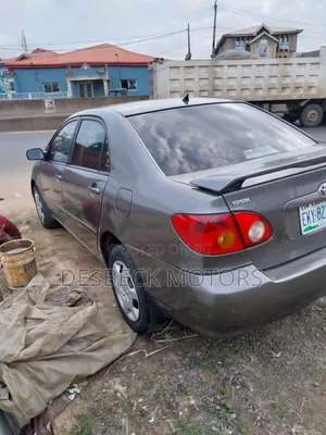 Toyota Corolla LE 2004 Gray