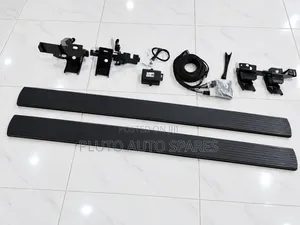 2026 Hilux Automatic (Electric) Side Steps