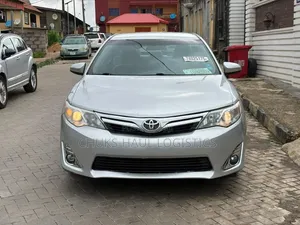 Toyota Camry LE 4dr Sedan (2.5L 4cyl 6A) 2013 Silver