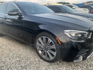 Mercedes-Benz E350 2022 Black