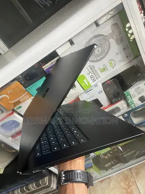 Laptop HP 15-dw1197nia 16GB Intel Core i7 SSD 256GB