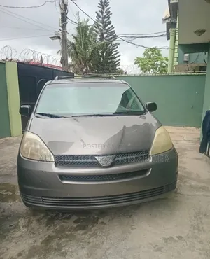Toyota Sienna 2004 Gray