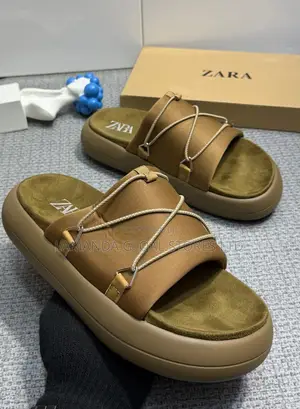 Zara Bungee-Cord CUSHIONED Slide Sandals in Khaki