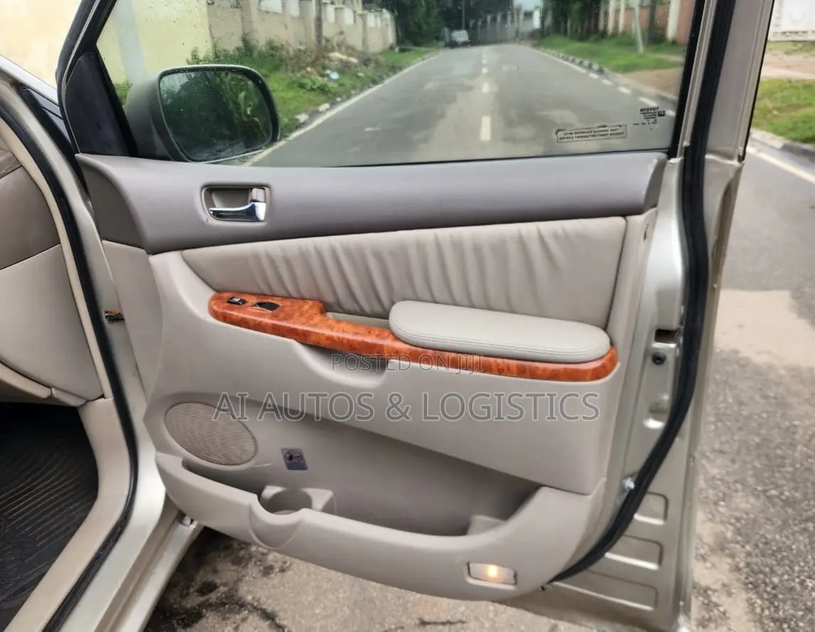 Toyota Sienna XLE 2008 Gold