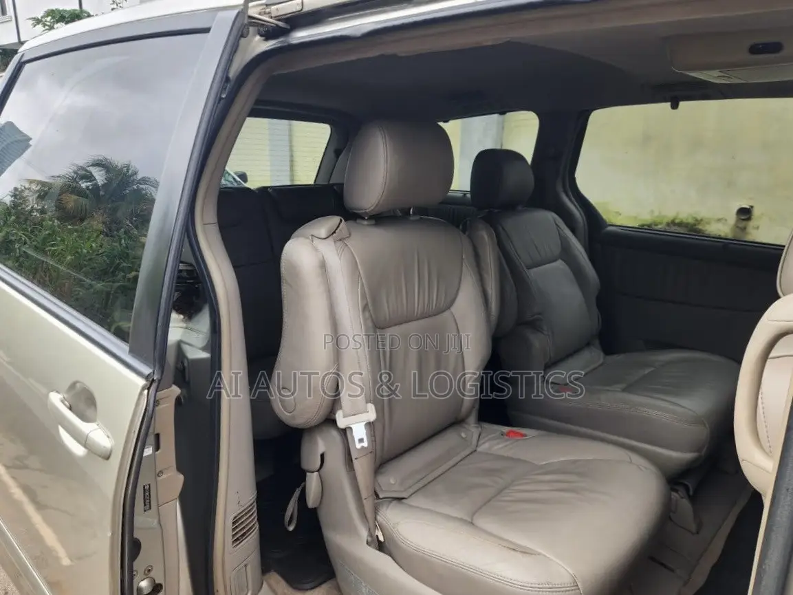 Toyota Sienna XLE 2008 Gold