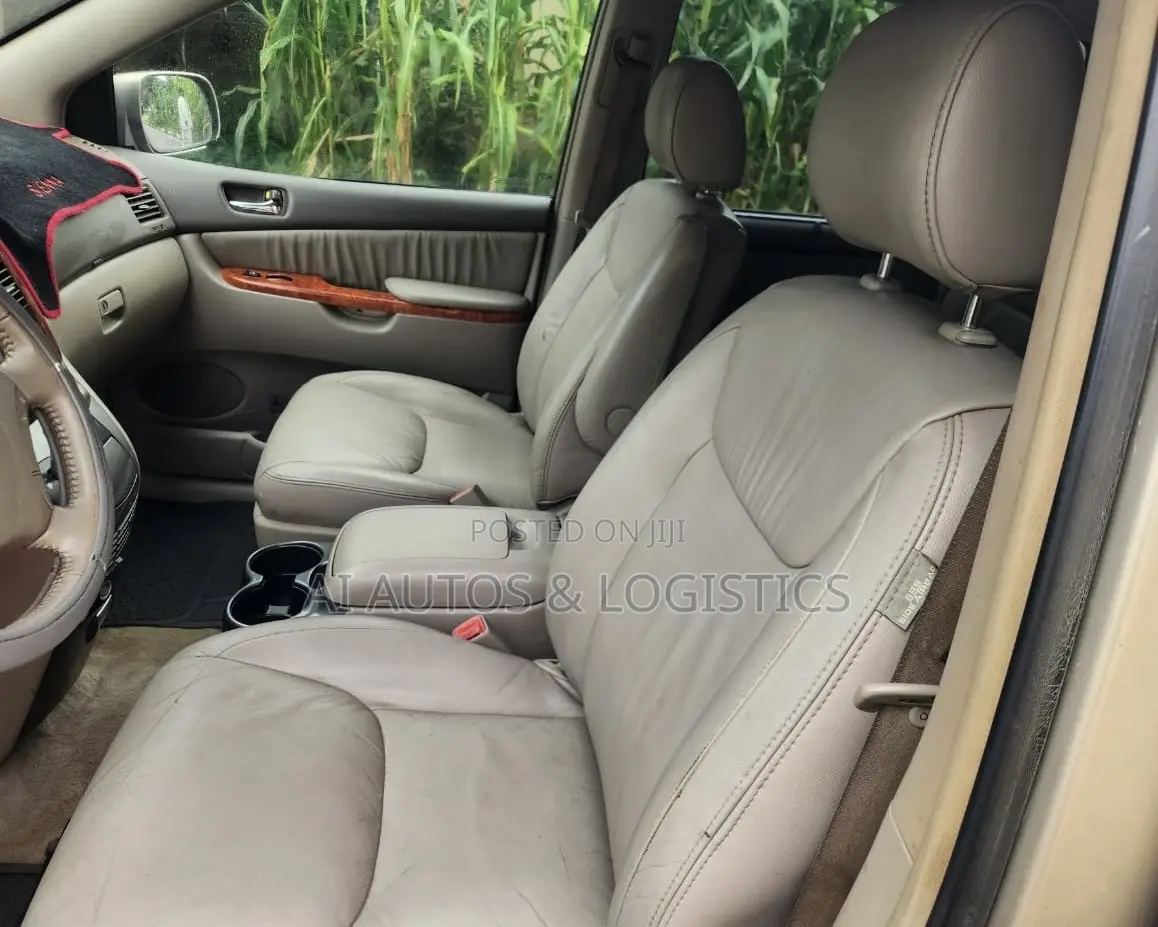 Toyota Sienna XLE 2008 Gold