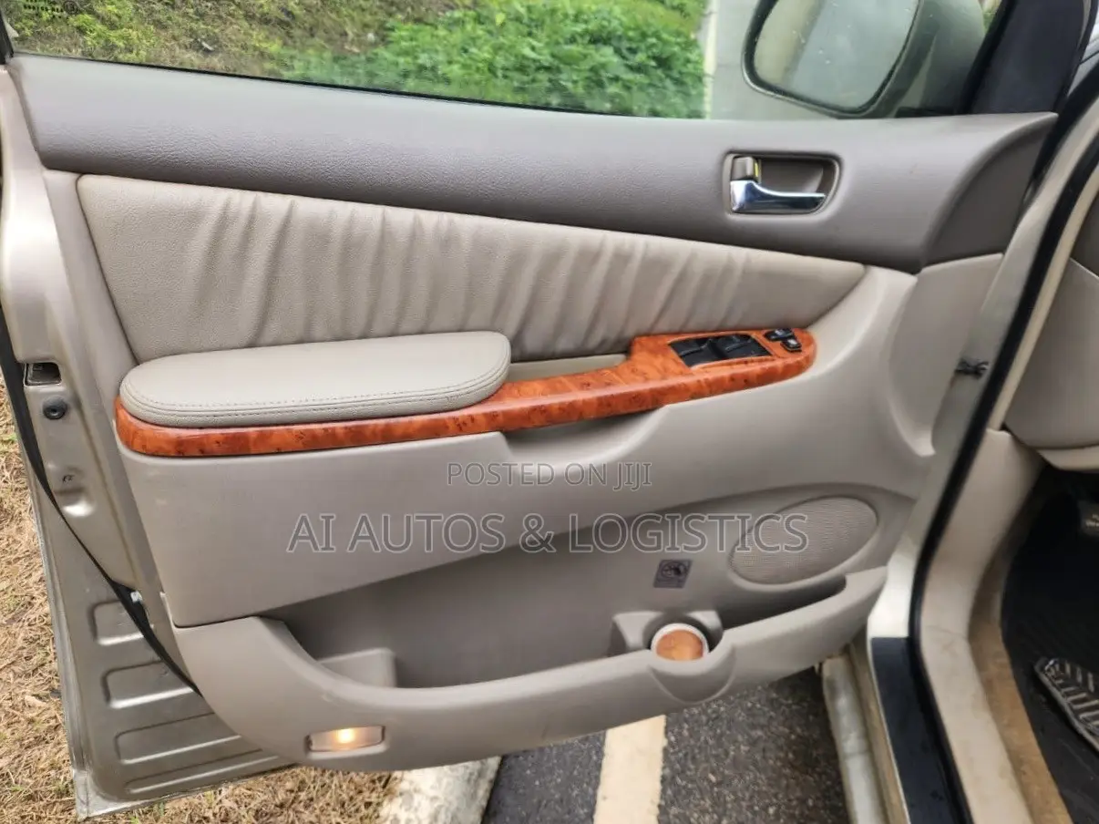 Toyota Sienna XLE 2008 Gold