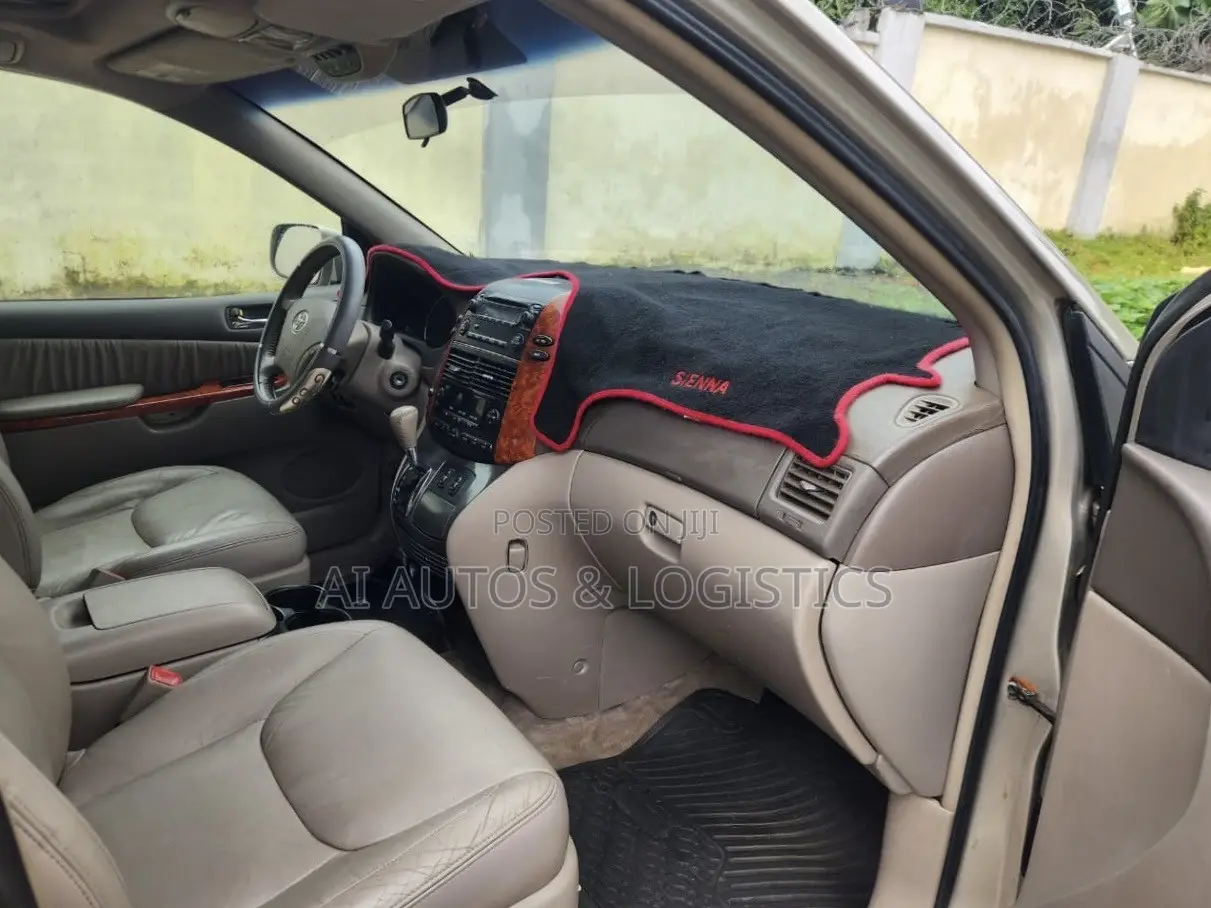 Toyota Sienna XLE 2008 Gold