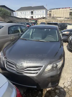 Toyota Camry 2010 Gray