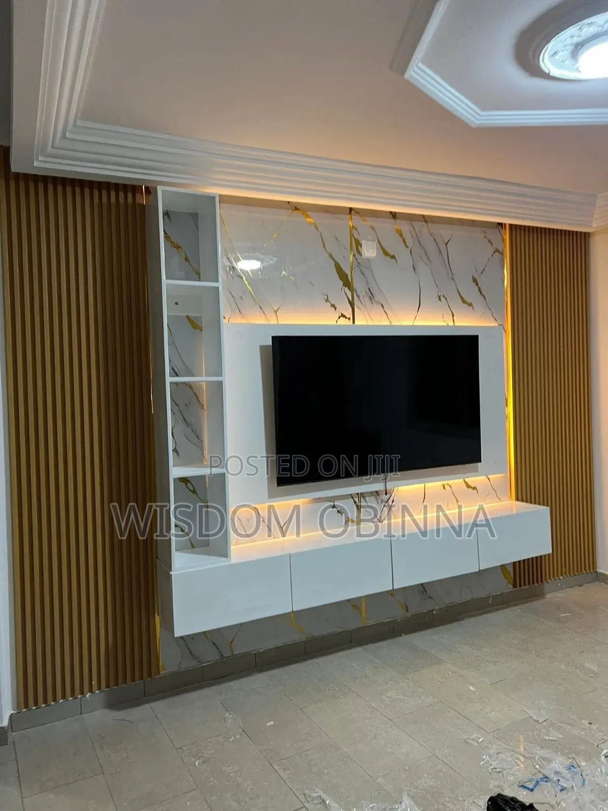 T v Console