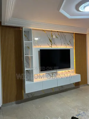 T v Console
