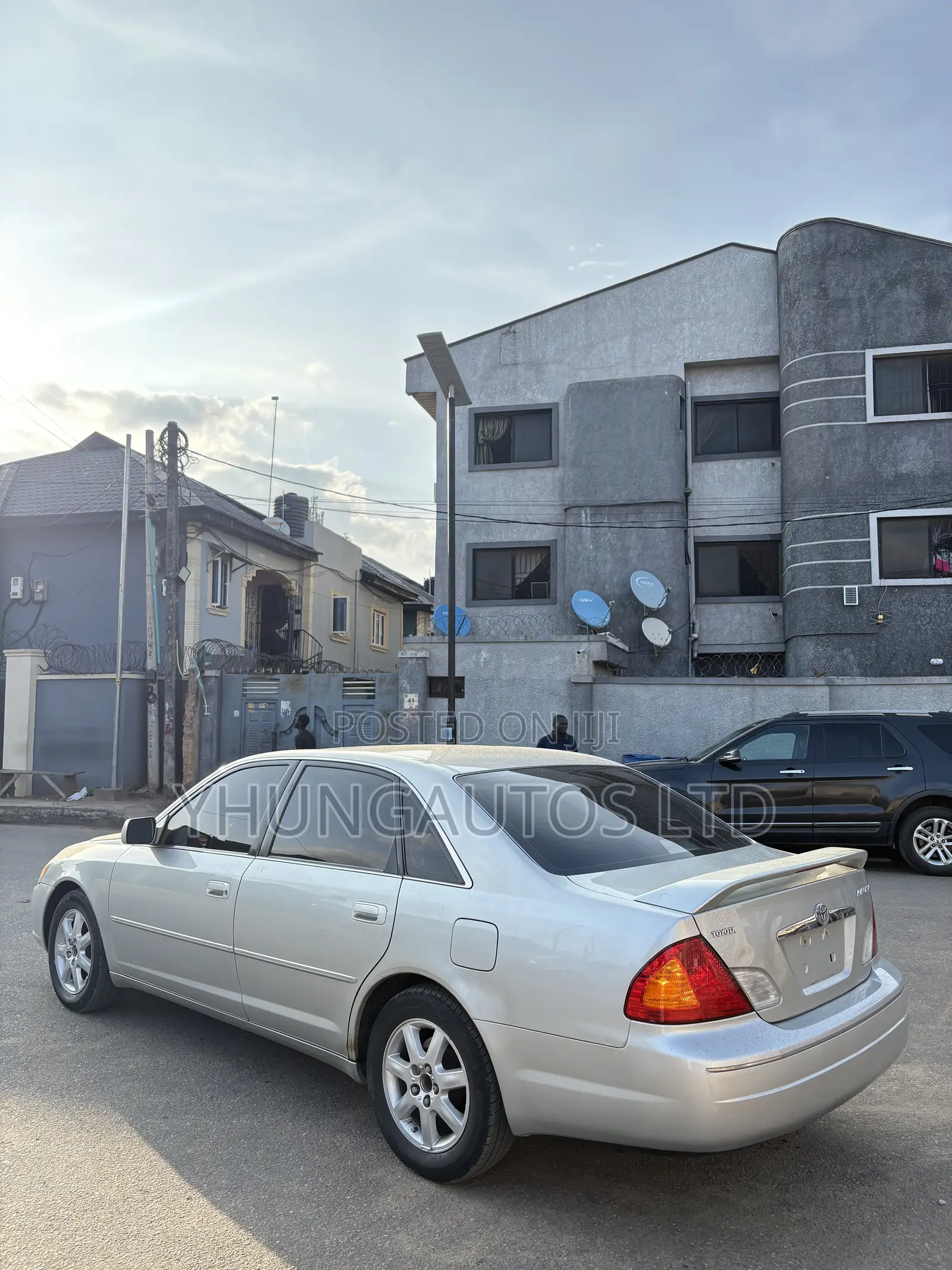 Toyota Avalon XL 2004 Silver