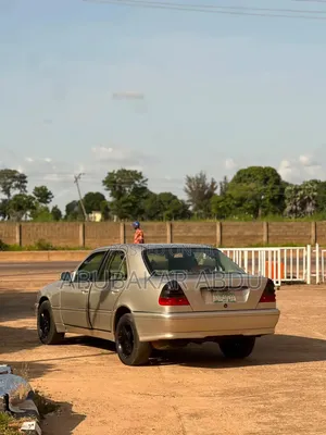 Mercedes-Benz C230 1998 Gold
