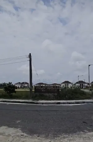 3plots Directly on Express at Sapphire Garden, Awoyaya for Sale