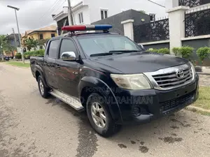 Toyota Hilux 2010 Black