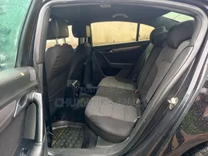 Volkswagen Passat 2013 Black