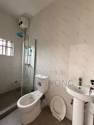 1bdrm Apartment in Lekki Phase 1 for rent
