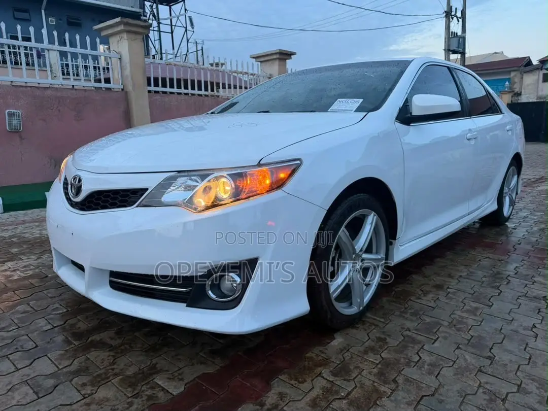 Toyota Camry 2014 White