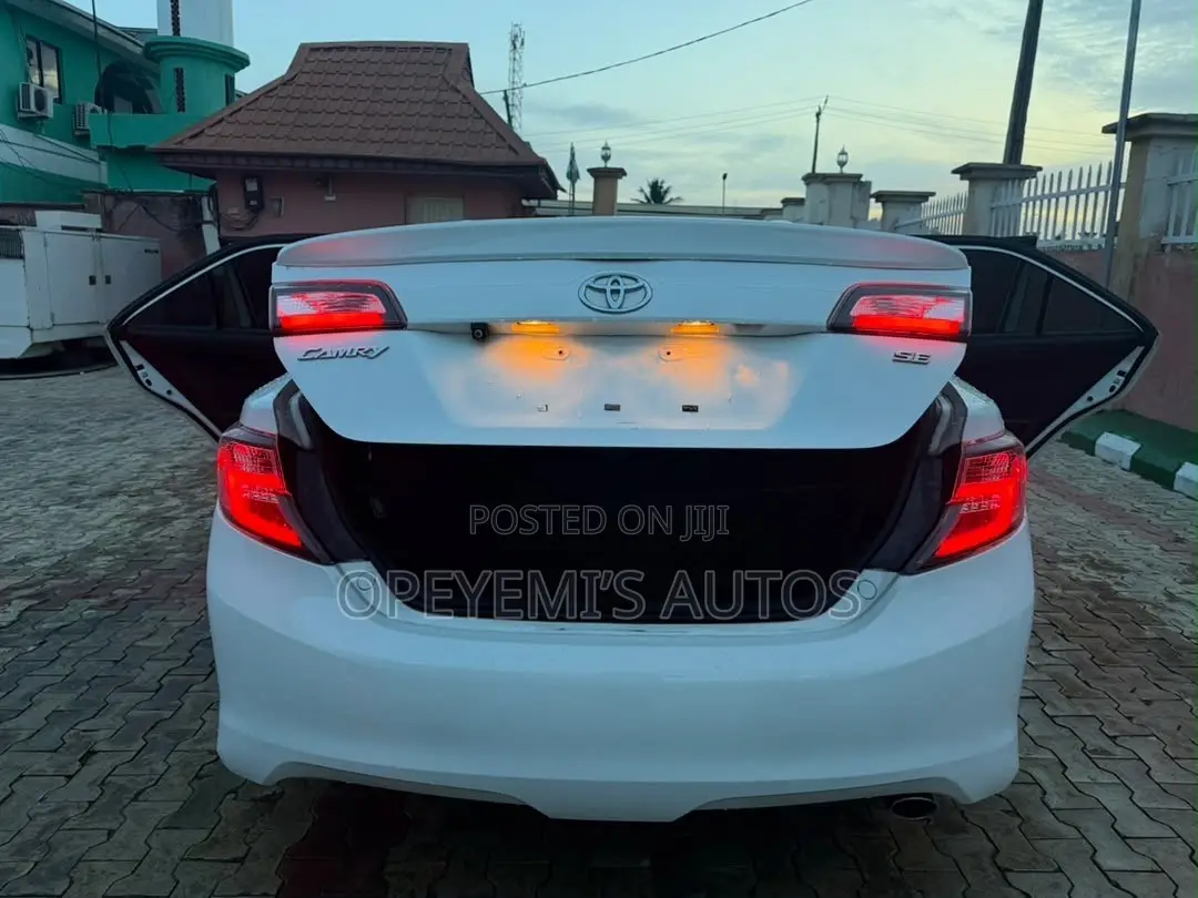 Toyota Camry 2014 White