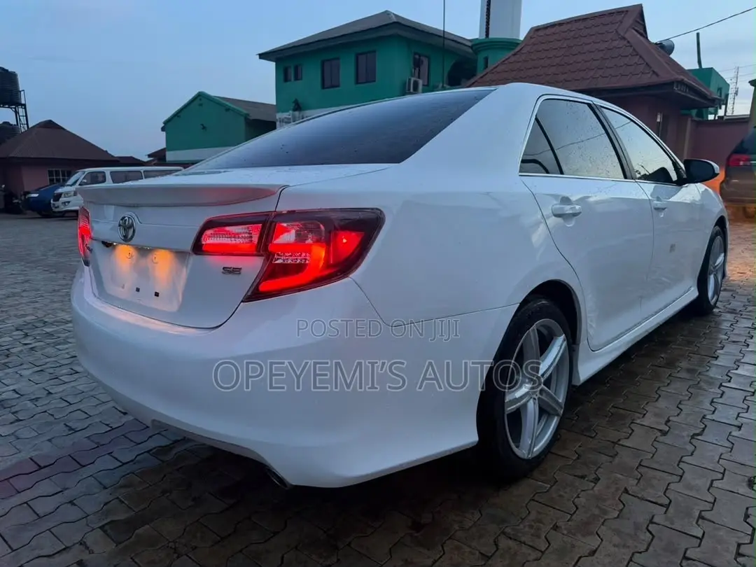 Toyota Camry 2014 White