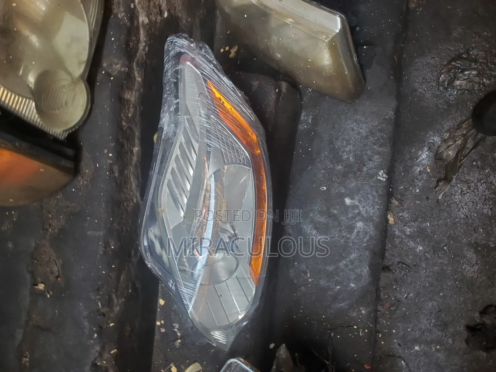 Headlight Ford Kuga