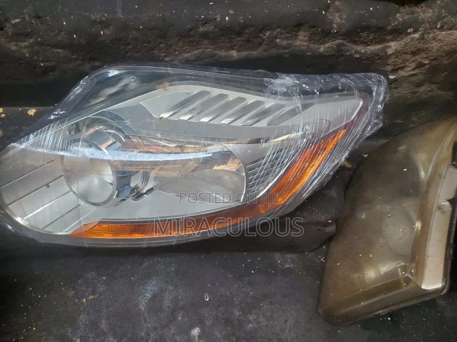 Headlight Ford Kuga