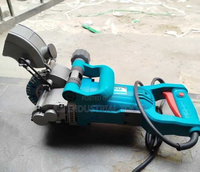 Total Wall Chaser 3000W / 125mm