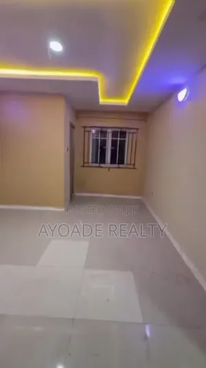 10bdrm Mansion in Atican, Ado / Ajah for sale