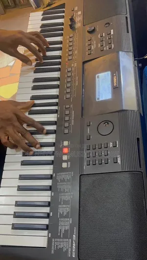 Yamaha PSR-E463