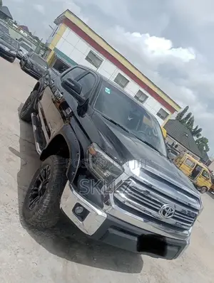 Toyota Tundra 2015 Black