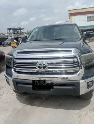 Toyota Tundra 2015 Black